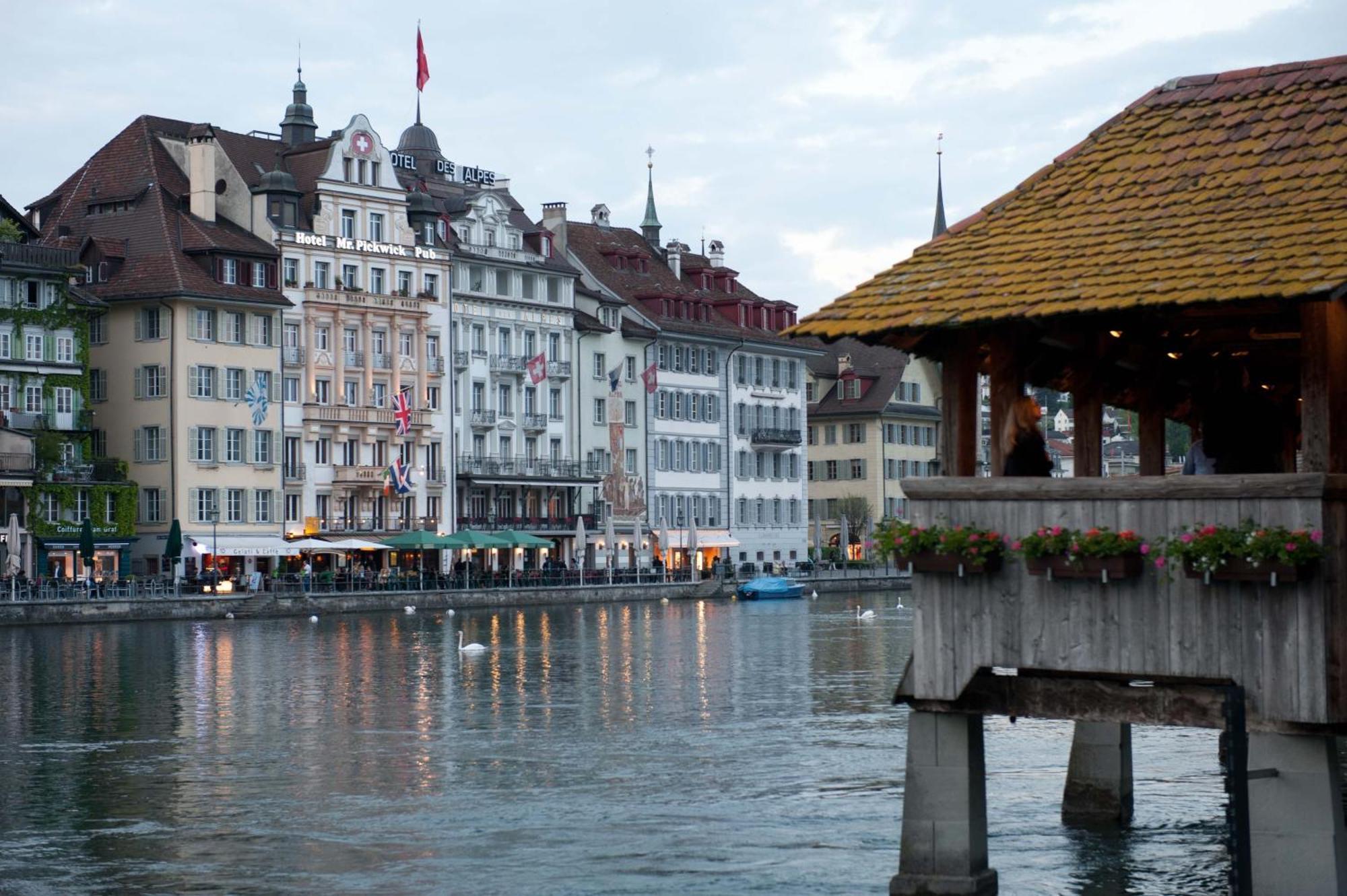 Hotel Pickwick And Pub "The Room With A View" Luzern Exteriör bild